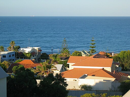 512px-OIC_north_beach_mt_flora_view_to_ocean